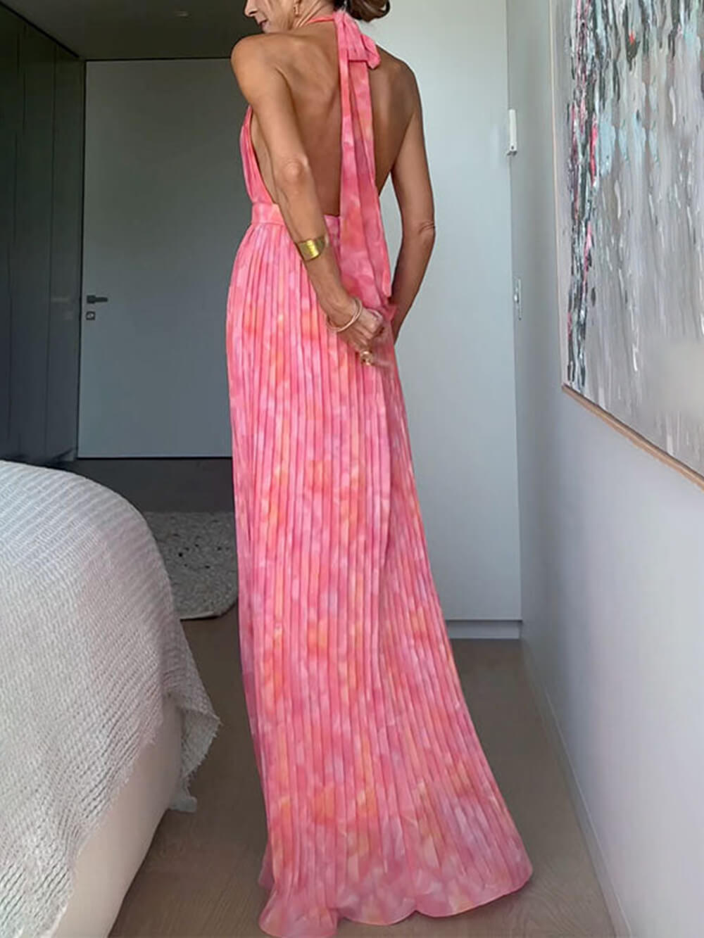 Elegant pleated long dress with V-neck and open back