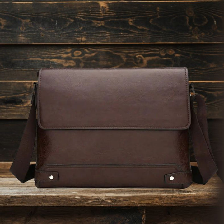 Jackson™ - All-in-One Leather Shoulder Bag